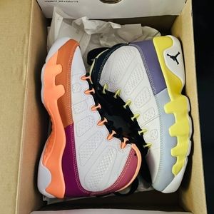 Jordan 9 Change The World 6.5 WOMEN
